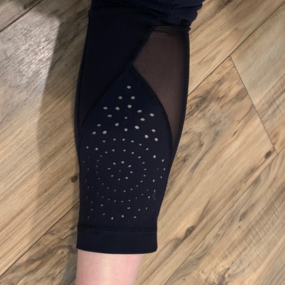 Lululemon crop leggings with mesh and laser cut